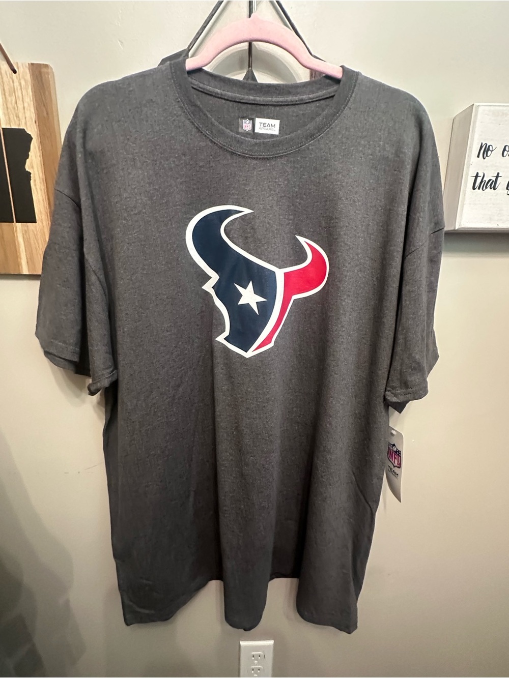 NFL Houston Texans Men's Dark Gray Short Sleeve Tee with Team Logo